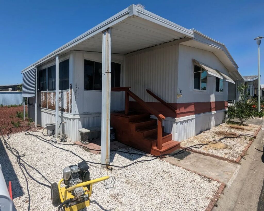 exterior-paint-mobile-home-sacramento-california-before.jpg