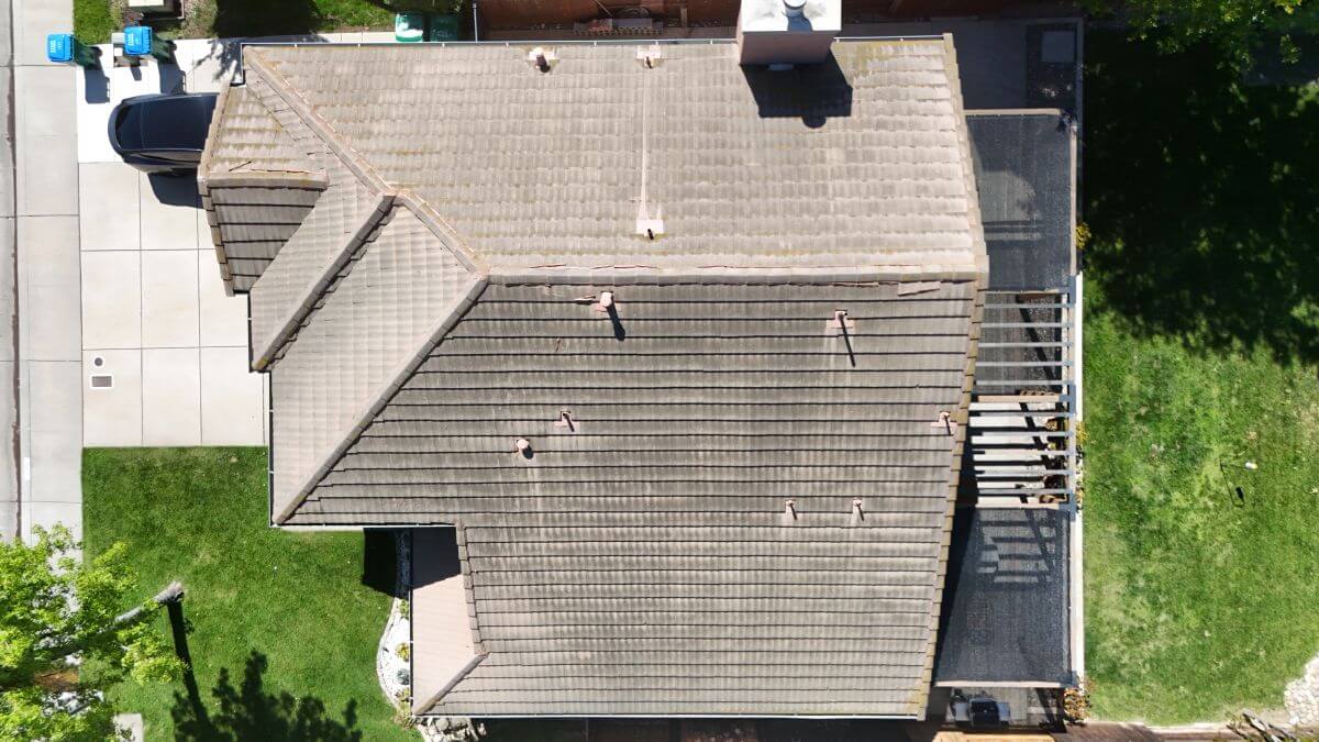 lodi-california-roof-soft-wash-clean-before